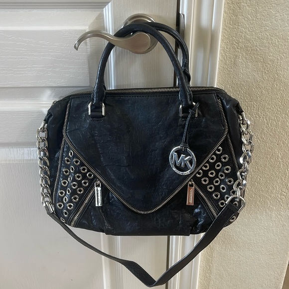 MICHAEL Michael Kors Handbags - Michael Kors black leather zipper grommet hobo bag